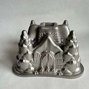 Nordic Ware Castle Bunt Mold, Cast Aluminum, Commercial Duty Princess Fairytale
